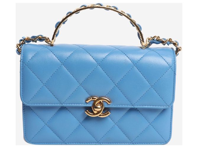 Chanel Pequena bolsa transversal de couro de cordeiro azul acolchoada - vista 2
