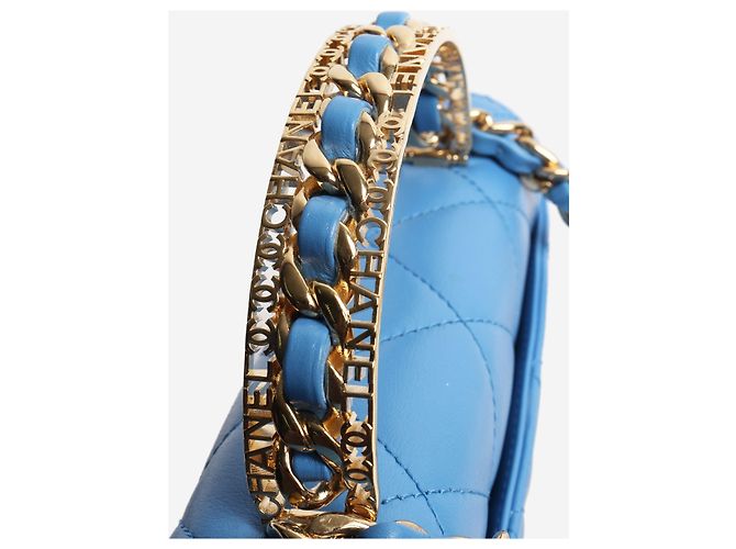 Chanel Pequena bolsa transversal de couro de cordeiro azul acolchoada - vista 7