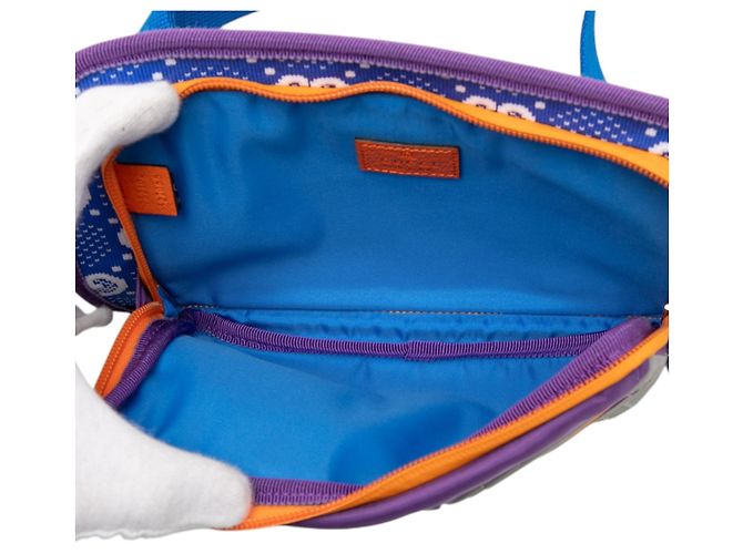 Marsupio in nylon e gomma GG blu di Gucci - vista 4