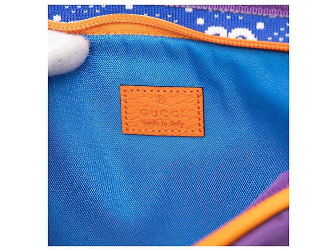 Marsupio in nylon e gomma GG blu di Gucci - vista 5