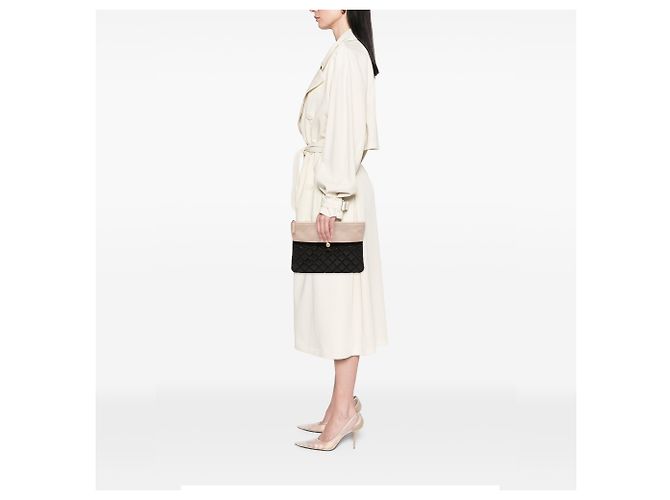 Clutch Chanel nera media in pelle di agnello e vitello trapuntata con perle O Beige - vista 11