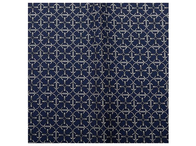 Hermès Blaue geometrische Seidenfransen-Schal 140 - Ansicht 5