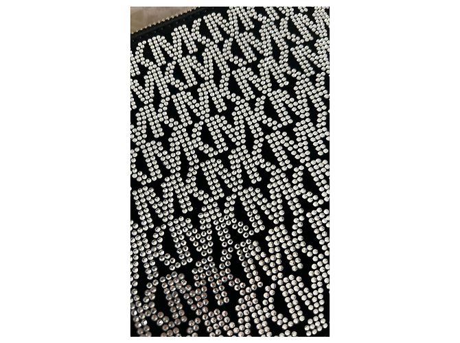 Clutch Michael Kors Logo Strass Negra Negro Hardware de plata - vista 7