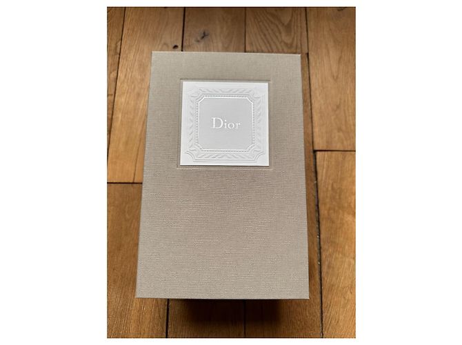Bijou de bolsa Dior Jonathan Anderson muguet - vista 3