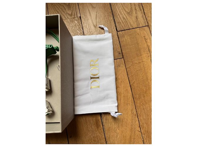 Bijou de bolsa Dior Jonathan Anderson muguet - vista 7