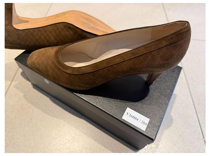 Décolleté Chanel in suede marrone taglia 39 - vista 10