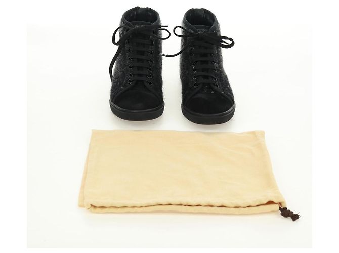 Sneakers Alte LOUIS VUITTON in Lana e Tela Nera LV Auth 158597M Nero - vista 12