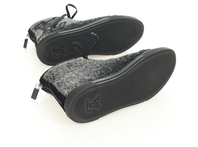 Sneakers Alte LOUIS VUITTON in Lana e Tela Nera LV Auth 158597M Nero - vista 14