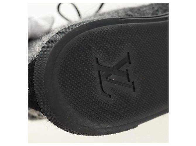 Sneakers Alte LOUIS VUITTON in Lana e Tela Nera LV Auth 158597M Nero - vista 15