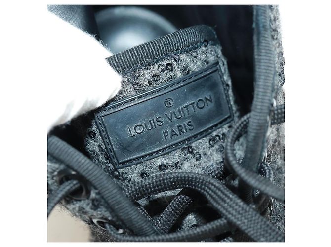 Sneakers Alte LOUIS VUITTON in Lana e Tela Nera LV Auth 158597M Nero - vista 19