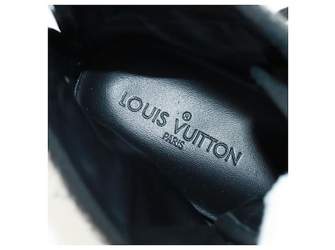 Sneakers Alte LOUIS VUITTON in Lana e Tela Nera LV Auth 158597M Nero - vista 21