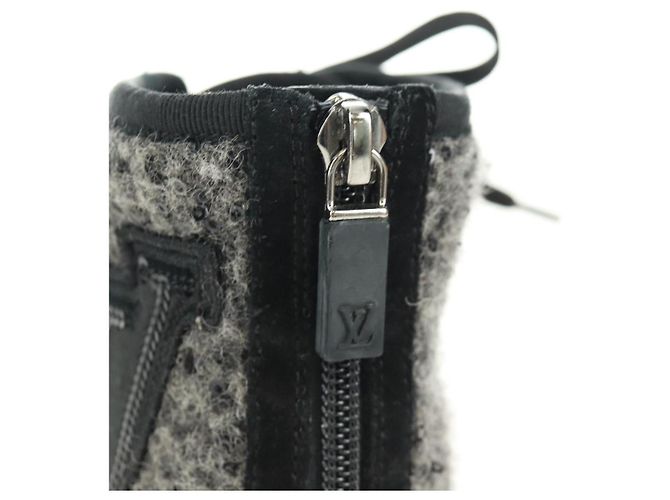 Sneakers Alte LOUIS VUITTON in Lana e Tela Nera LV Auth 158597M Nero - vista 7