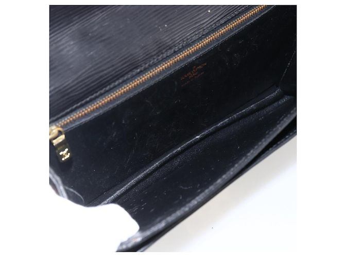 LOUIS VUITTON Epi Serie Dragonne Clutch Bag Nero M52612 LV Auth LNZ266 - vista 10