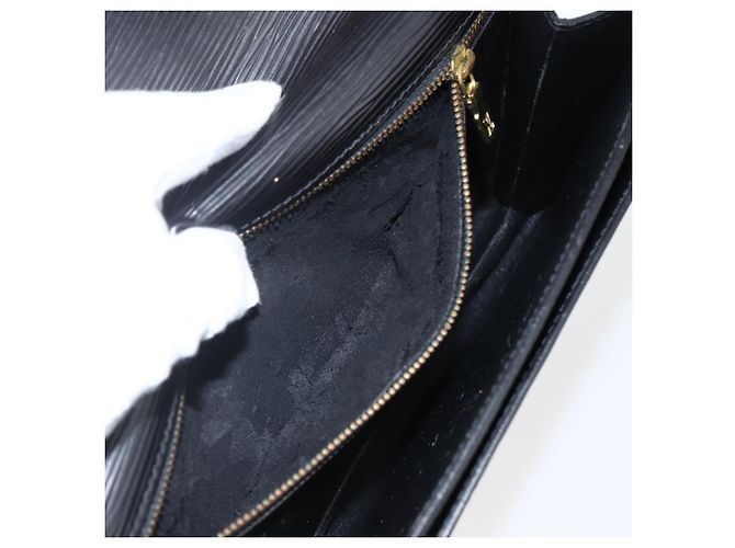 LOUIS VUITTON Epi Serie Dragonne Clutch Bag Nero M52612 LV Auth LNZ266 - vista 11