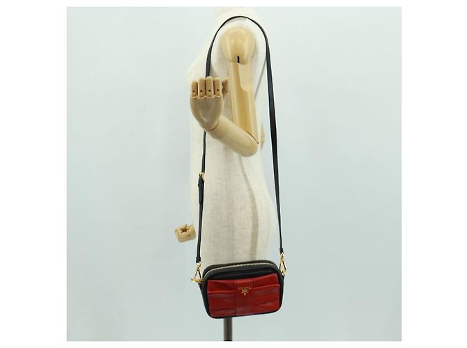 Ribbon Borsa a Spalla in Pelle PRADA con Nastro Nero Rosso Oro Auth 171555V D'oro - vista 25