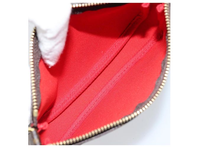 LOUIS VUITTON Vivienne Mini Pochette Accessoires Pouch M69976 LV Auth 173256SAM Monograma - vista 10