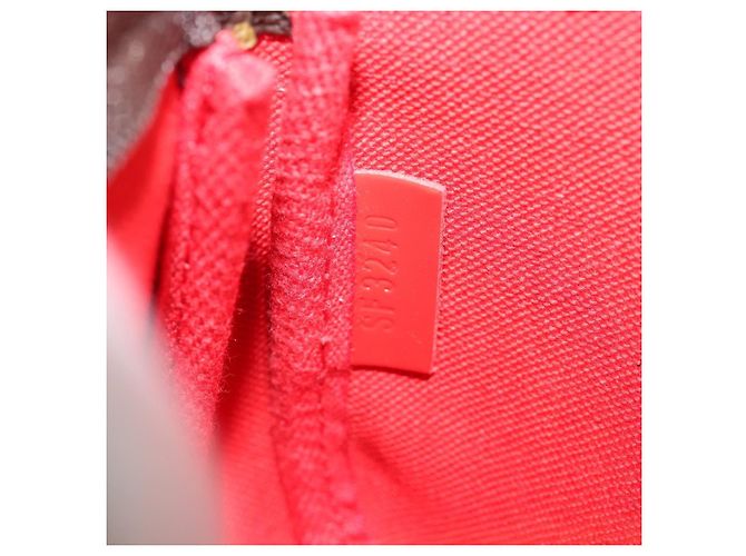 LOUIS VUITTON Vivienne Mini Pochette Accessoires Pouch M69976 LV Auth 173256SAM Monograma - vista 11