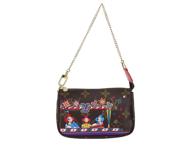 LOUIS VUITTON Vivienne Mini Pochette Accessoires Pouch M69976 LV Auth 173256SAM Monograma - vista 13