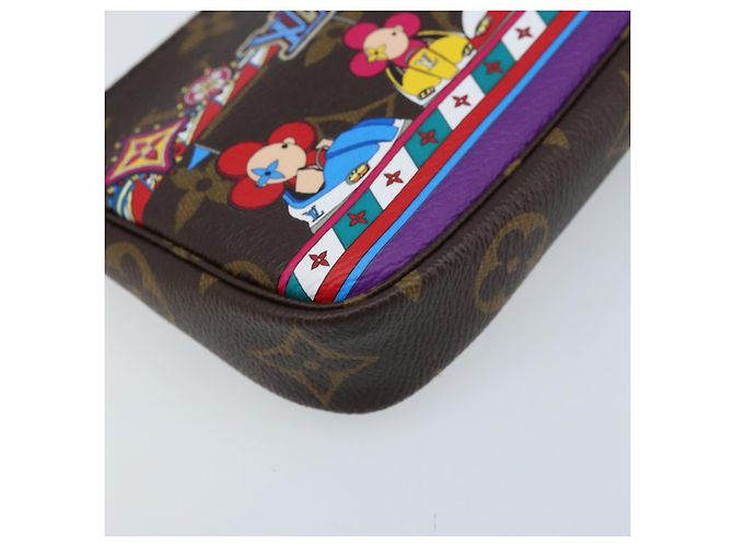 LOUIS VUITTON Vivienne Mini Pochette Accessoires Pouch M69976 LV Auth 173256SAM Monograma - vista 14