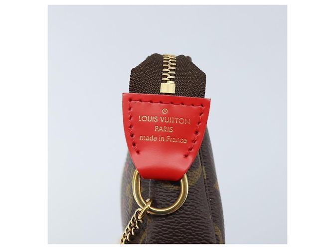 LOUIS VUITTON Vivienne Mini Pochette Accessoires Pouch M69976 LV Auth 173256SAM Monograma - vista 17