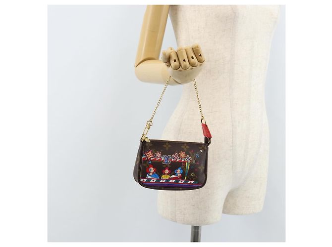 LOUIS VUITTON Vivienne Mini Pochette Accessoires Pouch M69976 LV Auth 173256SAM Monograma - vista 22