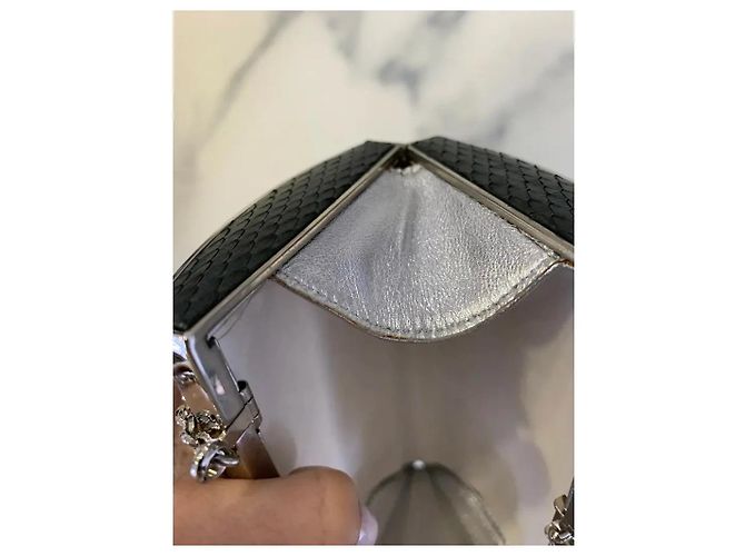Clutch Judith Leiber Goddess in Metallo Argento e Pitone - vista 6