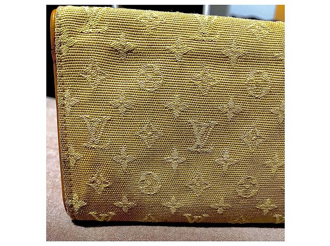 Cartera Louis Vuitton Monogram Amarillo - vista 3