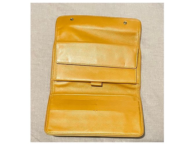 Cartera Louis Vuitton Monogram Amarillo - vista 7