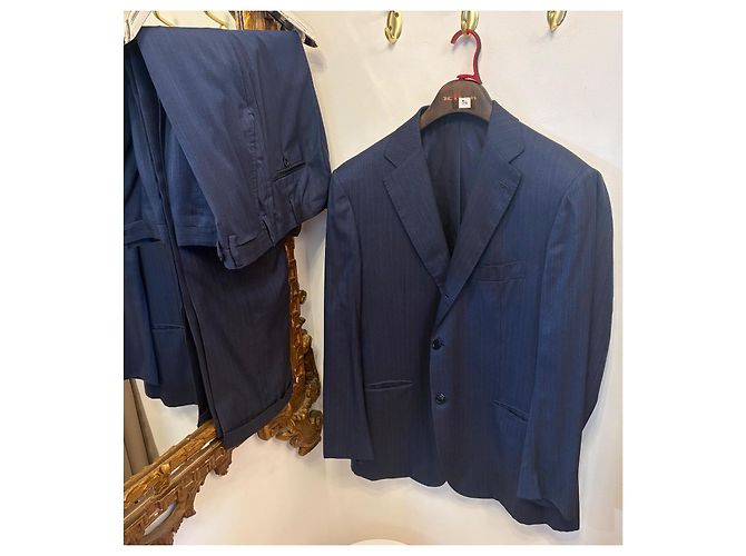 Traje Kiton - vista 2