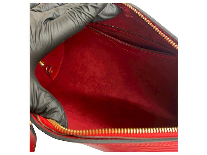 Borsa a mano Soufflot in pelle Epi Louis Vuitton Rosso - vista 10
