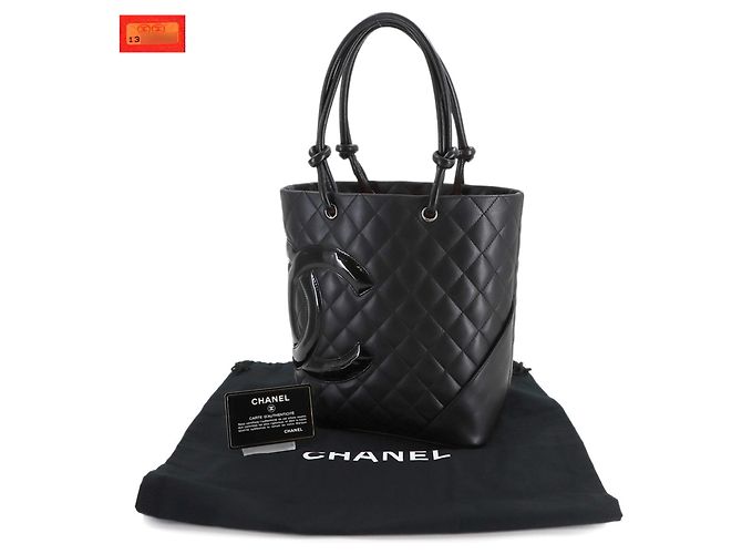 CHANEL Cambon Linie Medium Tote Bag aus schwarzem Lackkalbsleder mit silberner Hardware () - Ansicht 2