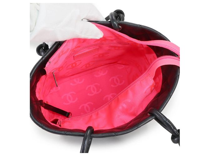 CHANEL Cambon Linie Medium Tote Bag aus schwarzem Lackkalbsleder mit silberner Hardware () - Ansicht 7