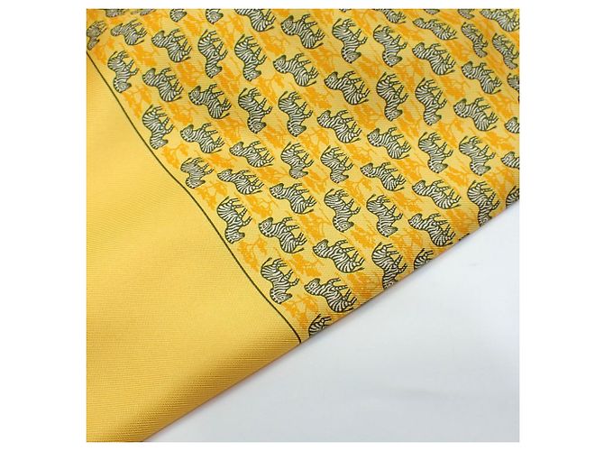 Sciarpa Hermès in seta arancione bronzo per uomo, cravatta ascot con motivo di cavallo - vista 3