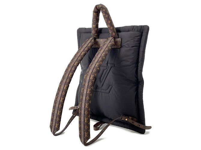 Coussin Zaino Louis Vuitton in nylon riciclato/Monogramma LV cuscino in nero - vista 2