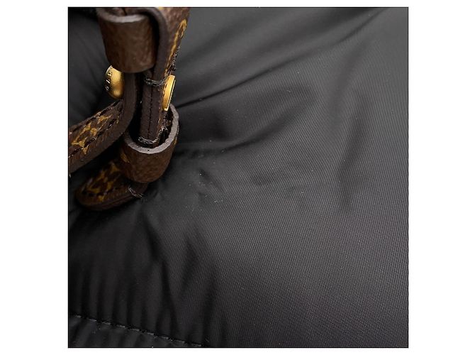 Coussin Zaino Louis Vuitton in nylon riciclato/Monogramma LV cuscino in nero - vista 6