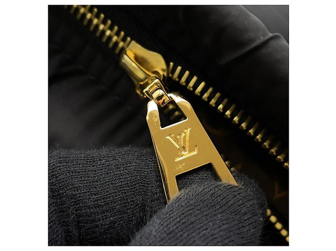 Coussin Zaino Louis Vuitton in nylon riciclato/Monogramma LV cuscino in nero - vista 8