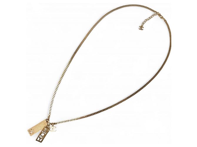 Collana Lunga con Pendente BOY CHANEL Boy Coco CC Tag Oro D'oro - vista 3