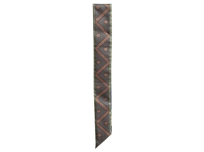 Hermès HERMES BALADE EN BERLINE Sciarpa in Seta Twilly, Multicolore, Donna - vista 2