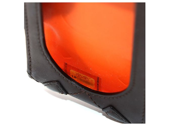 Custodia per iPod CHANEL Cambon, pelle marrone ed smalto - vista 7