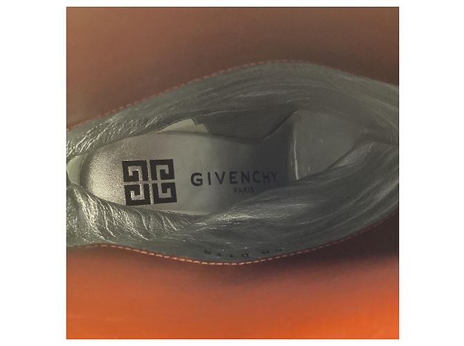 Stivaletti con zip 80 in pelle marrone di Givenchy Rosso - vista 9