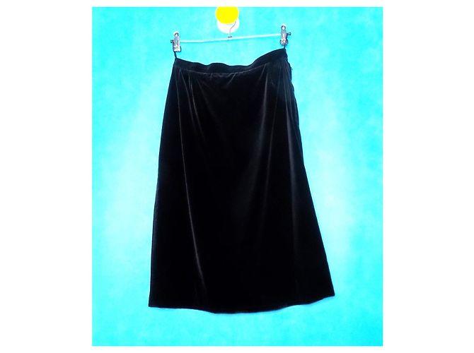 Yves Saint Laurent Jupe en velours noir SAINT LAURENT Rive Gauche - vue 2