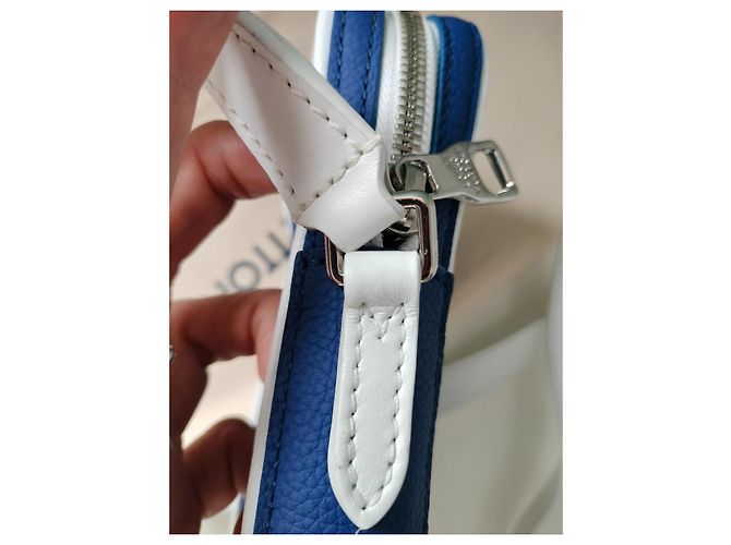 Borsa a tracolla Louis Vuitton Danube Blu Eggshell in tela Bianco sporco - vista 10