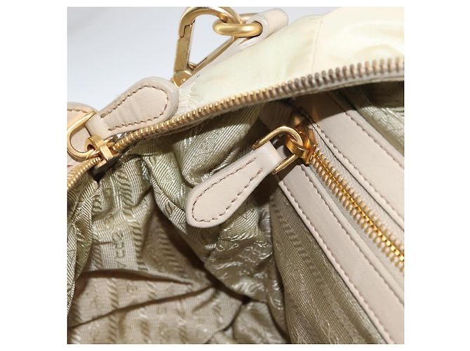 PRADA Borsa a mano arricciata in nylon 2 in 1 avorio oro Auth 173201 D'oro Crudo - vista 24