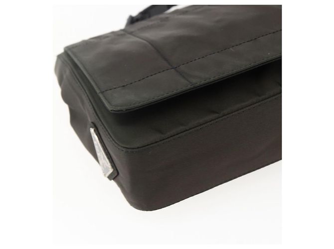Bolso de Hombro PRADA de Nylon y Cuero Caqui Auth 173639 - vista 14