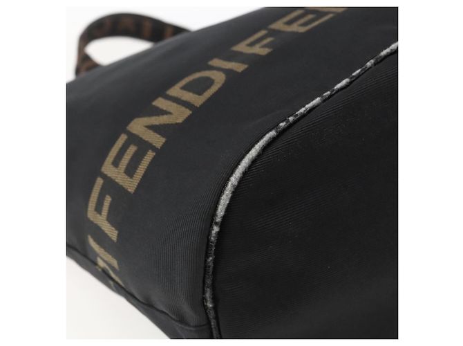 Borsa a mano FENDI in nylon nero e oro Auth fm5150 D'oro - vista 9