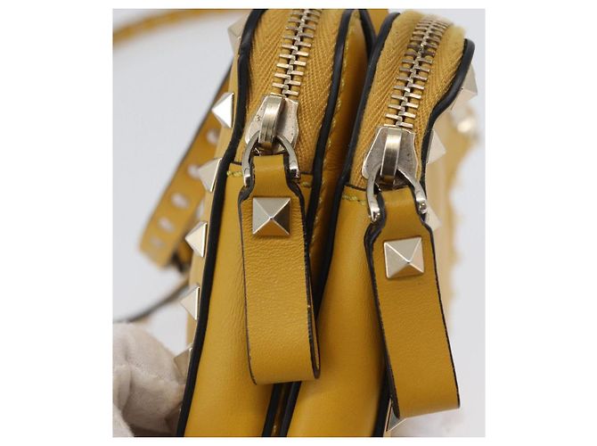 Borsa a Spalla Rock Studs in Pelle Giallo Oro Auth BA10807 di Gianni Versace D'oro - vista 10