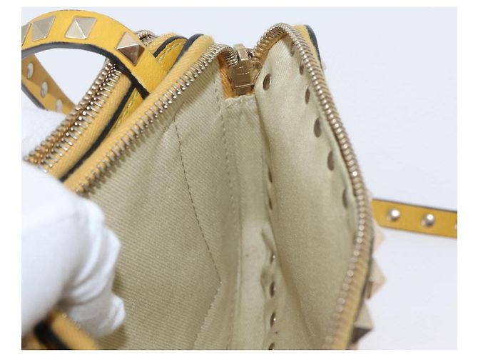 Borsa a Spalla Rock Studs in Pelle Giallo Oro Auth BA10807 di Gianni Versace D'oro - vista 22