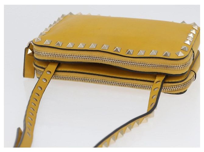 Borsa a Spalla Rock Studs in Pelle Giallo Oro Auth BA10807 di Gianni Versace D'oro - vista 6