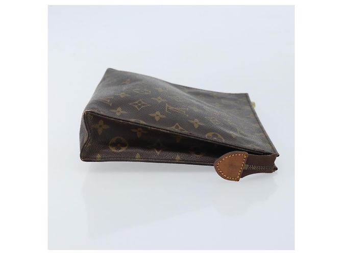 LOUIS VUITTON Poche Toilette Monogram 26 M47542 LV Auth ep13470 Monogramma - vista 3