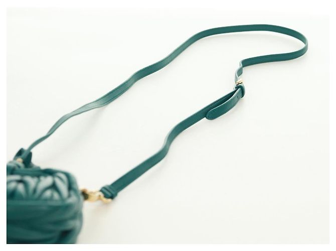 Borsa a Spalla Miu Miu Matelassé Micro Hobo in Pelle Verde Oro Auth 168972SM D'oro - vista 14
